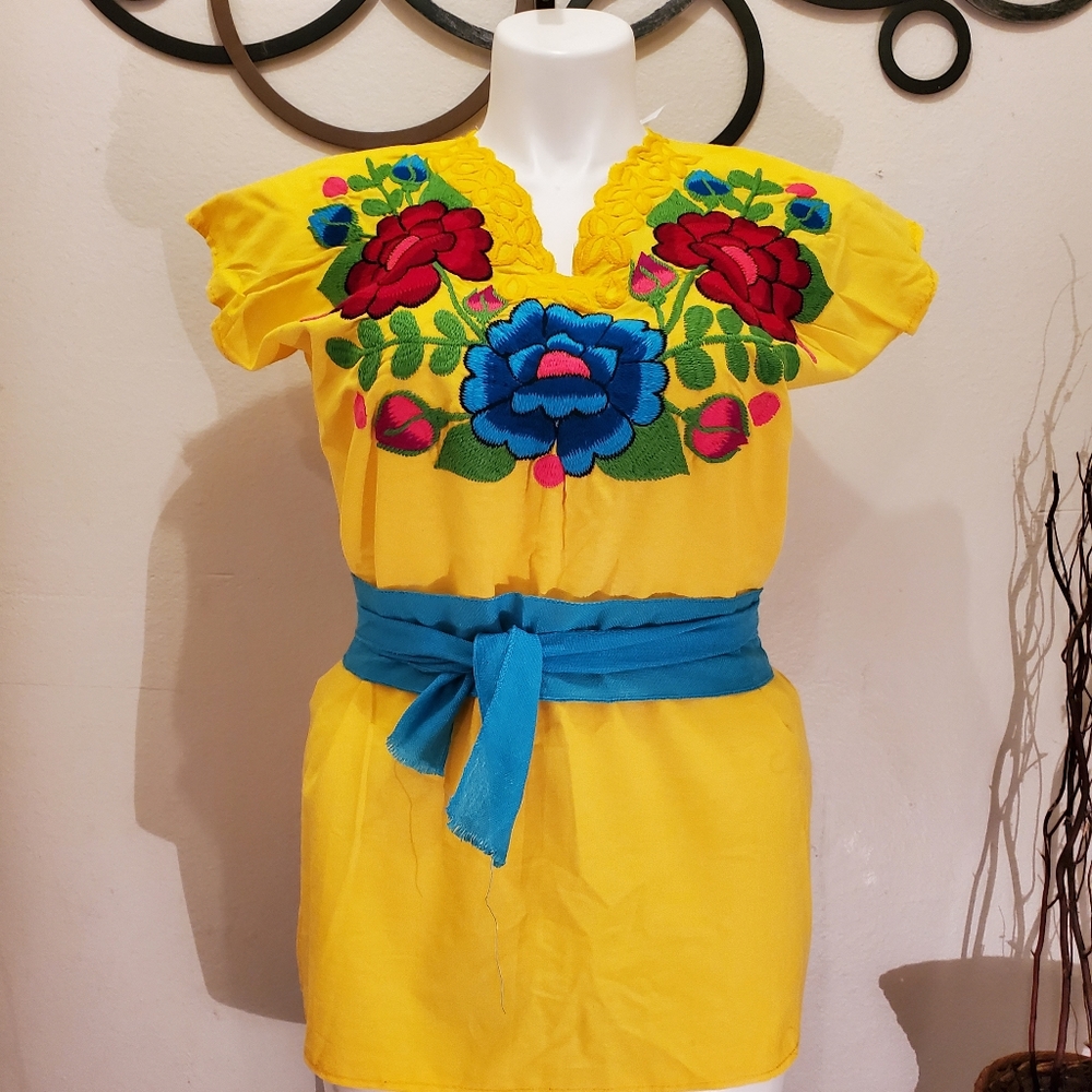 Mexicana,Top Floral Embroidered Blouse Size L/XL